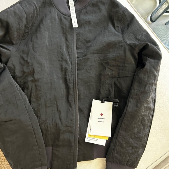 Lululemon Non-Stop Bomber Jacket, Black, Size 8, NWT - Picture 4 of 7